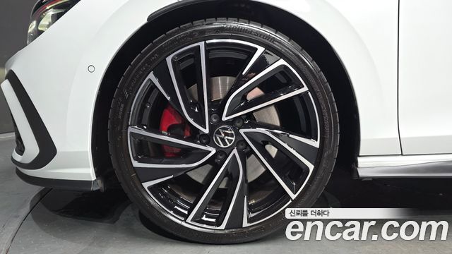 Volkswagen Golf 2.0 GTI — пробег 10 959 км — фото 5 из 5