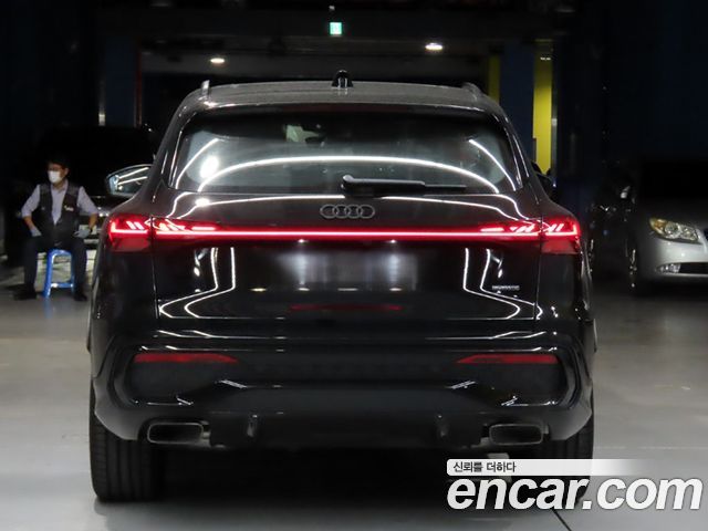 Audi Q5 45 TFSI Quattro S line — пробег 50 км — фото 4 из 5