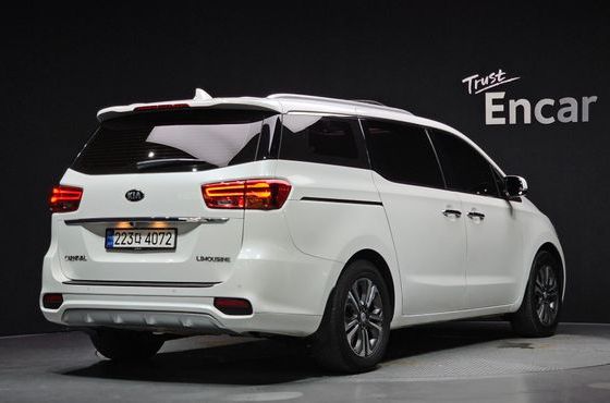 Kia Carnival 9-Seater Luxury — пробег 214 149 км — фото 2 из 5