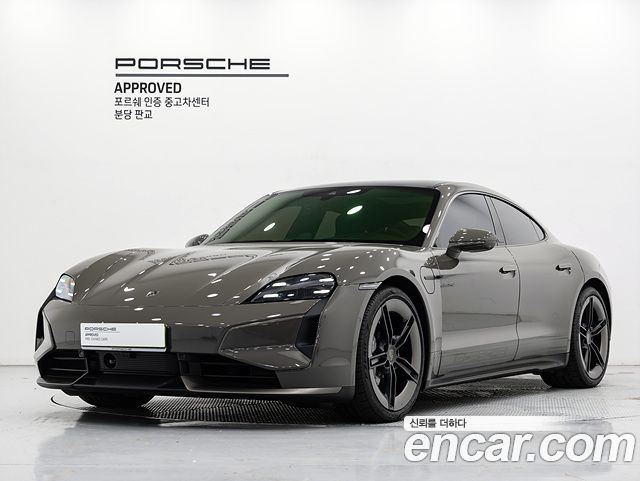 Porsche Taycan Turbo — пробег 70 км — фото 1 из 5