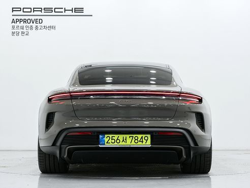 Porsche Taycan Turbo — пробег 70 км — фото 4 из 5
