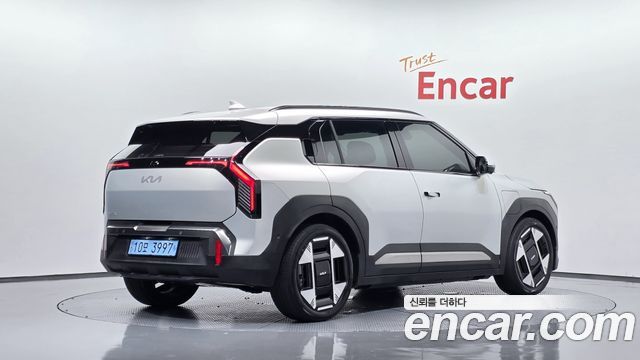 Kia EV3 Long Range 2WD Earth — пробег 49 892 км — фото 2 из 5