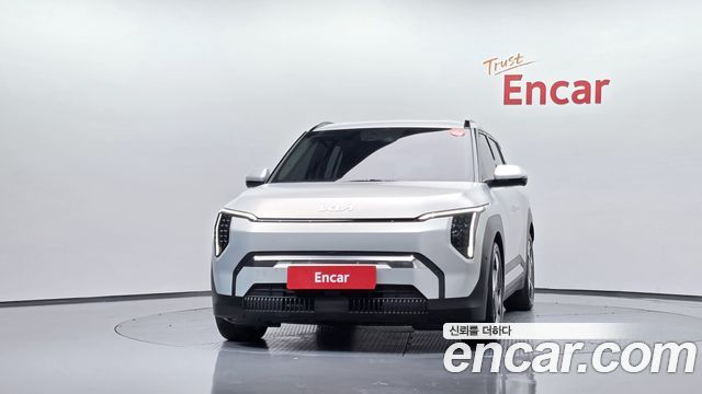 Kia EV3 Long Range 2WD Earth — пробег 49 892 км — фото 3 из 5