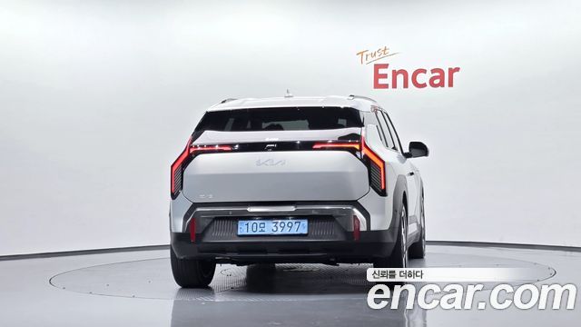 Kia EV3 Long Range 2WD Earth — пробег 49 892 км — фото 4 из 5