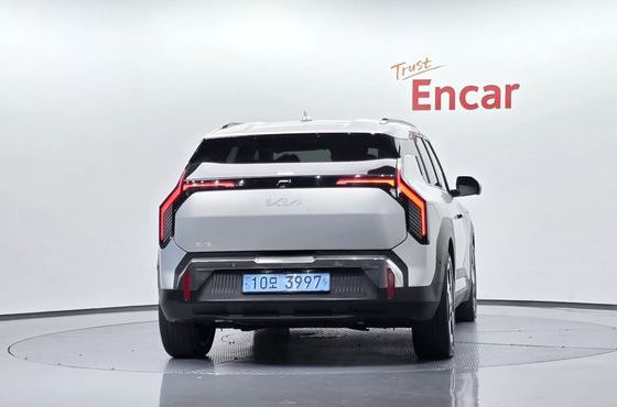 Kia EV3 Long Range 2WD Earth — пробег 49 892 км — фото 4 из 5
