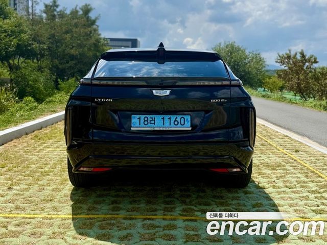 Cadillac Lyriq Sport — пробег 6 800 км — фото 5 из 5