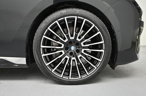 BMW 7-Series 750e xDrive Design Pure Excellence — пробег 10 322 км — фото 5 из 5