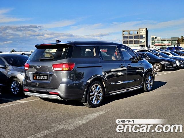 Kia Carnival 9-seater Prestige — пробег 110 000 км — фото 3 из 5