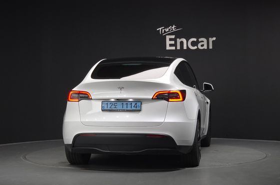 Tesla Model Y RWD — пробег 8 774 км — фото 4 из 5