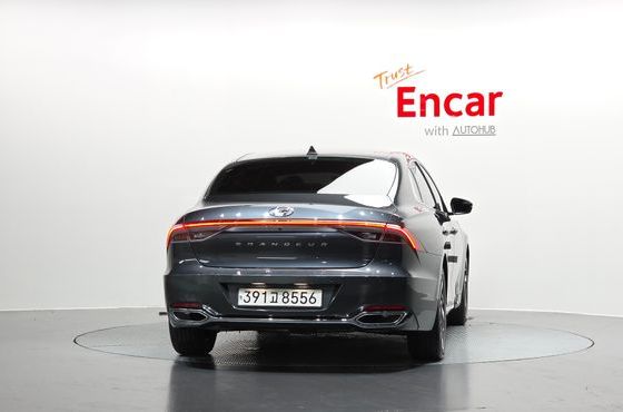 Hyundai Grandeur Premium — пробег 76 145 км — фото 4 из 5