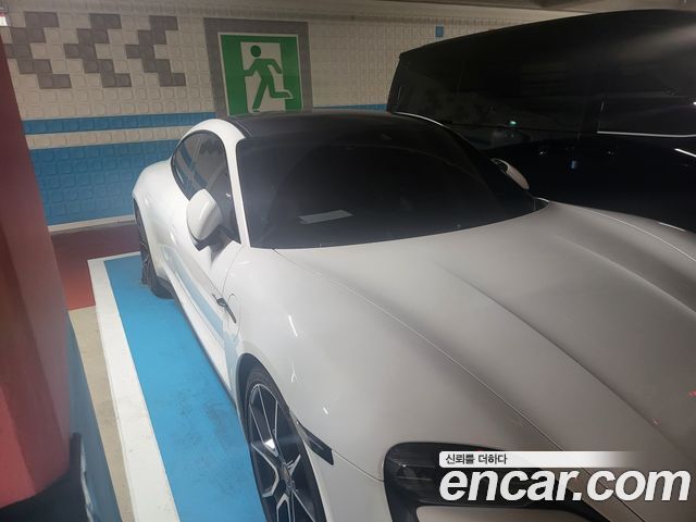 Porsche Taycan Base — пробег 24 501 км — фото 3 из 5