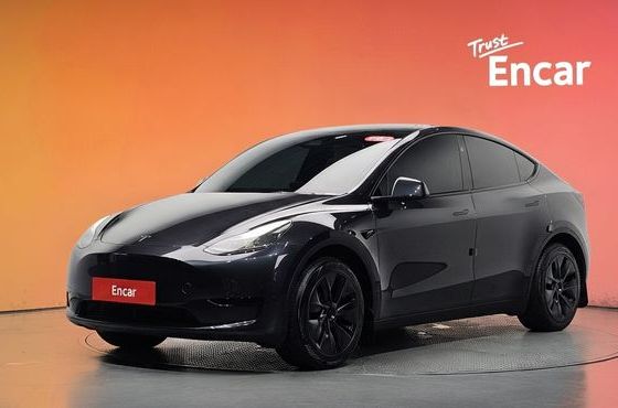 Tesla Model Y RWD — пробег 13 790 км — фото 1 из 5