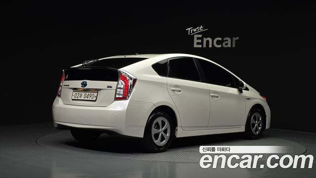Toyota Prius из Кореи Encar