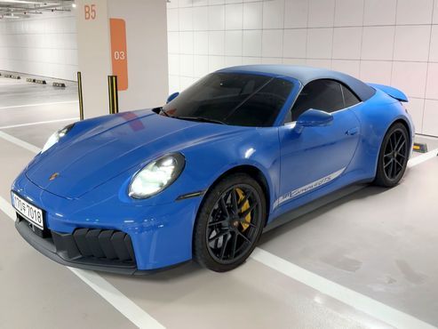 Porsche 911 Carrera 4 GTS Cabriolet — пробег 5 800 км — фото 1 из 5