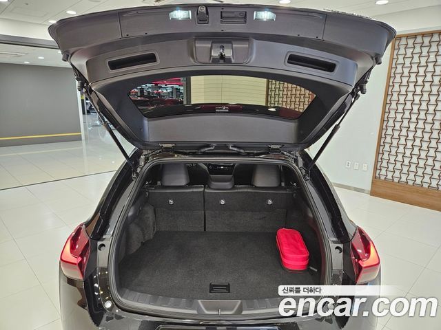 Lexus UX 2.0 2WD — пробег 4 208 км — фото 5 из 5