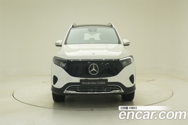 Mercedes-Benz EQB EQB300 4MATIC — пробег 7 377 км — фото 3 из 5