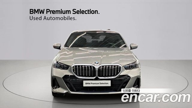 BMW 5-Series 530i xDrive M Sport — пробег 4 827 км — фото 3 из 5