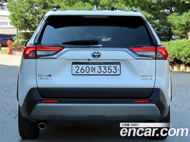 Toyota RAV4 2.5 4WD Hybrid — пробег 53 600 км — фото 4 из 5