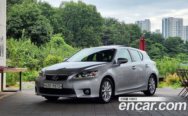 Lexus CT200h 1.8 Compact Trendy ZWA10 — пробег 82 600 км — фото 1 из 5