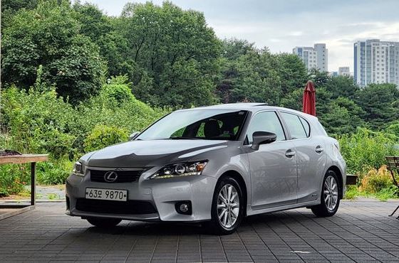 Lexus CT200h 1.8 Compact Trendy ZWA10 — пробег 82 600 км — фото 1 из 5