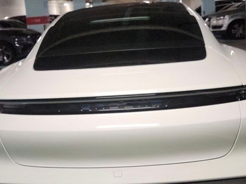Porsche Taycan Base — пробег 14 300 км — фото 4 из 5