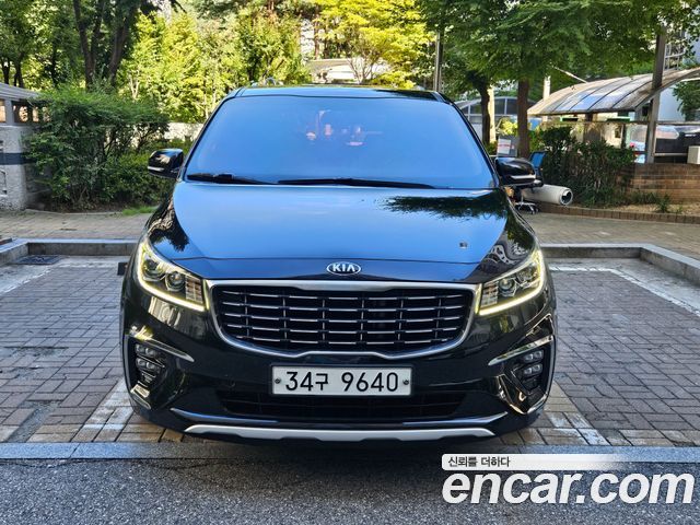 Kia Carnival 9-Seater Prstige — пробег 158 000 км — фото 2 из 5