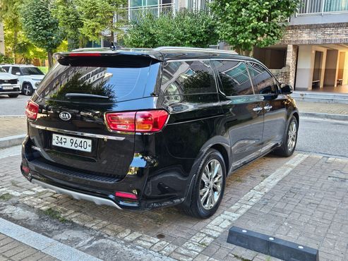 Kia Carnival 9-Seater Prstige — пробег 158 000 км — фото 4 из 5