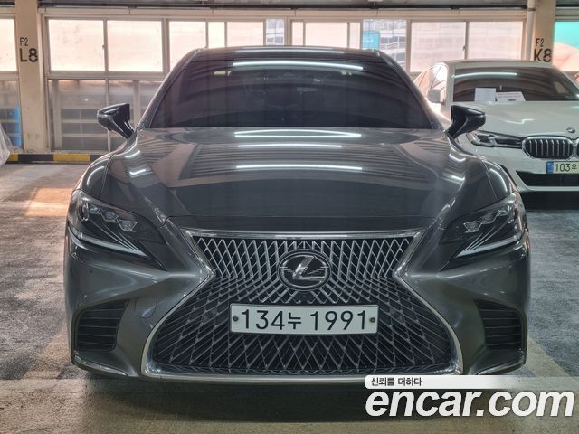Lexus LS 3.5 Platinum AWD — пробег 67 000 км — фото 2 из 5
