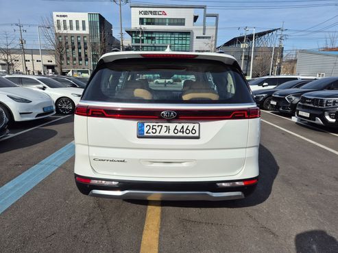 Kia Carnival Diesel 9-Seater Signature — пробег 78 663 км — фото 3 из 5