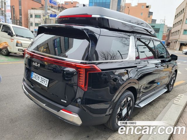 Kia Carnival HEV 9-Seater Hi-Limousine Signature — пробег 6 900 км — фото 4 из 5