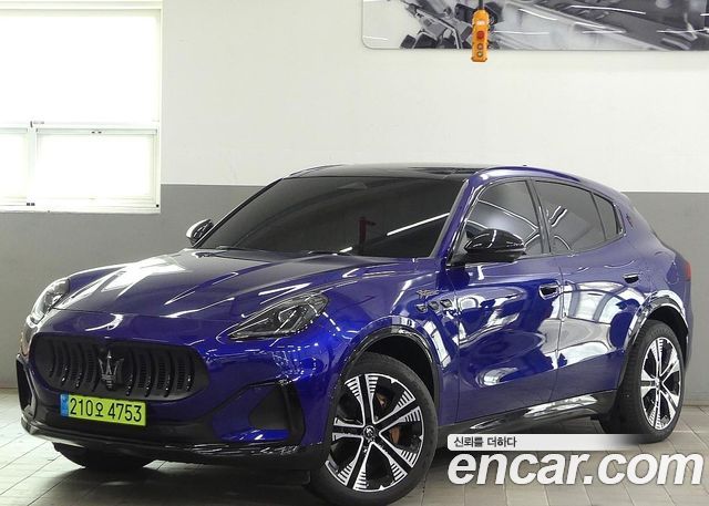 Maserati Grecale AWD Folgore — пробег 11 909 км — фото 1 из 5