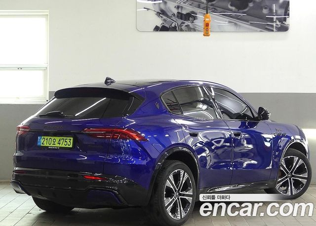 Maserati Grecale AWD Folgore — пробег 11 909 км — фото 2 из 5