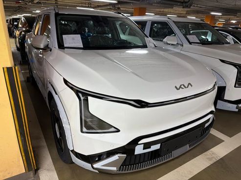 Kia EV5 Long Range 2WD Earth — пробег 5 км — фото 2 из 5