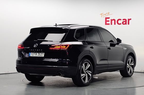 Volkswagen Touareg 3.0 TDI Premium — пробег 18 022 км — фото 2 из 5