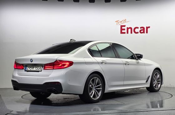 BMW 5-Series 530i xDrive M Sport Package Plus — пробег 144 972 км — фото 2 из 5