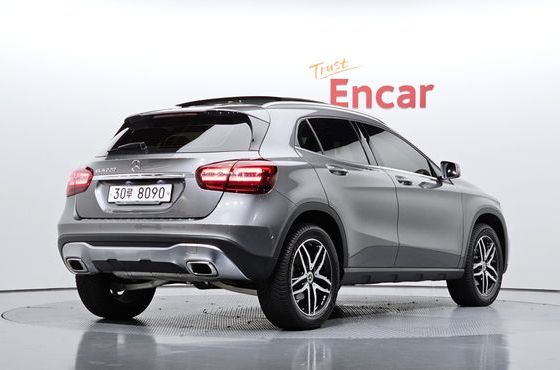 Mercedes-Benz GLA-Class GLA220 Premium — пробег 8 606 км — фото 2 из 5