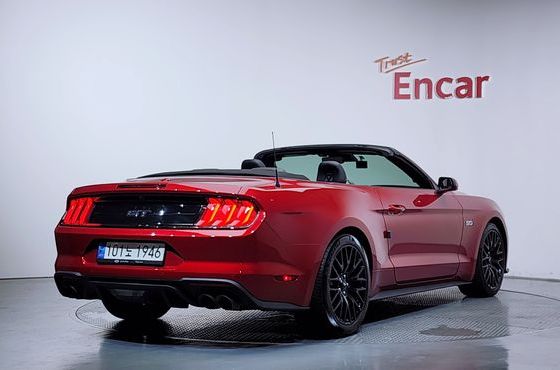 Ford Mustang GT Convertible — пробег 19 920 км — фото 2 из 5