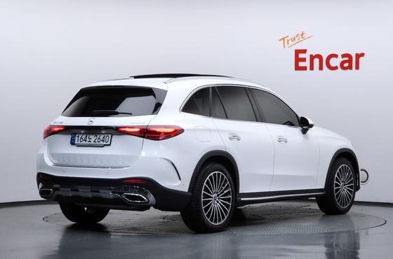 Mercedes-Benz GLC-Class GLC300 4MATIC AMG Line — пробег 56 621 км — фото 2 из 5