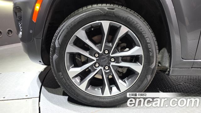 Jeep Cherokee 3.6 Overland — пробег 38 500 км — фото 5 из 5