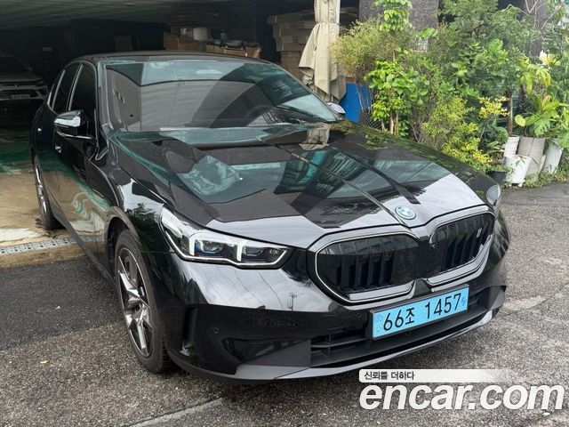BMW i5 eDrive 40 — пробег 20 856 км — фото 3 из 5