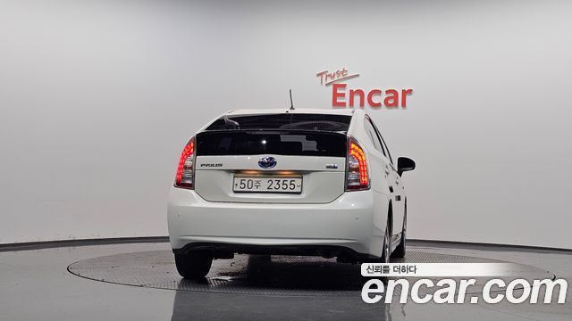 Toyota Prius из Кореи Encar