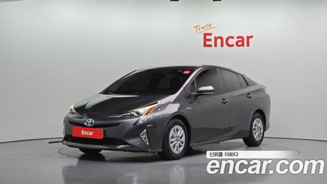 Toyota Prius 1.8 E — пробег 98 094 км — фото 1 из 5