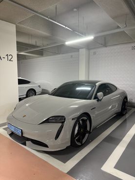 Porsche Taycan Turbo — пробег 18 000 км — фото 2 из 5