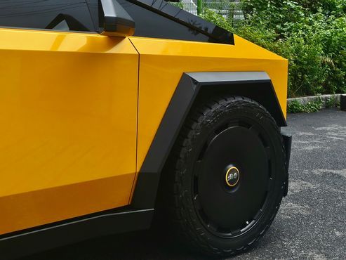 Tesla Cybertruck AWD — пробег 11 950 км — фото 5 из 5
