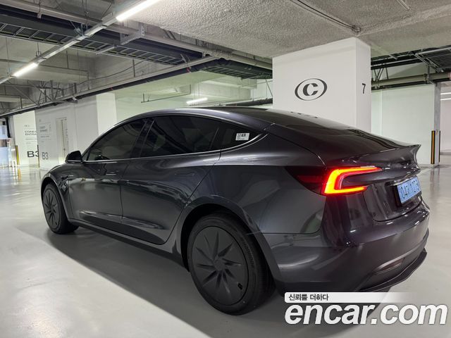 Tesla Model 3 스탠다드 RWD — пробег 831 км — фото 4 из 5