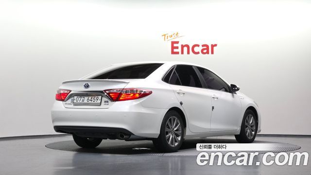 Toyota Camry Hybrid XLE — пробег 112 710 км — фото 2 из 5