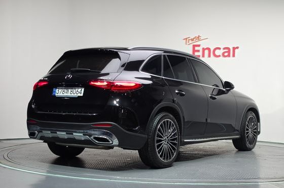 Mercedes-Benz GLC-Class GLC300 4MATIC AMG Line — пробег 38 099 км — фото 2 из 5