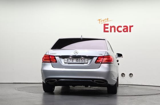 Mercedes-Benz E-Class E220 CDI Avantgarde — пробег 203 535 км — фото 4 из 5