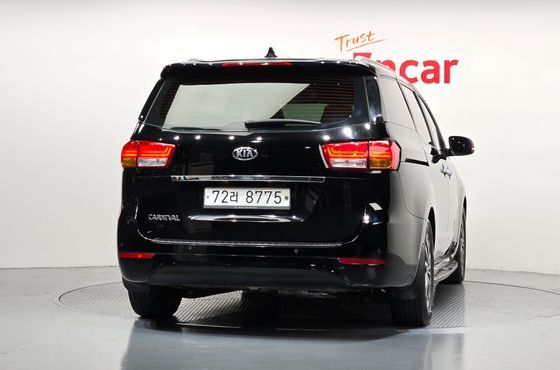 Kia Carnival 11-seater Prestige — пробег 135 928 км — фото 4 из 5