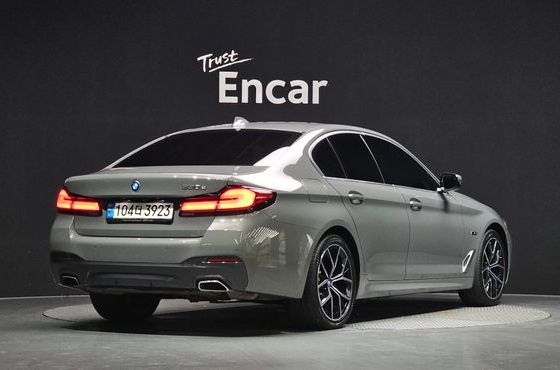 BMW 5-Series 530e M Sport — пробег 84 838 км — фото 2 из 5